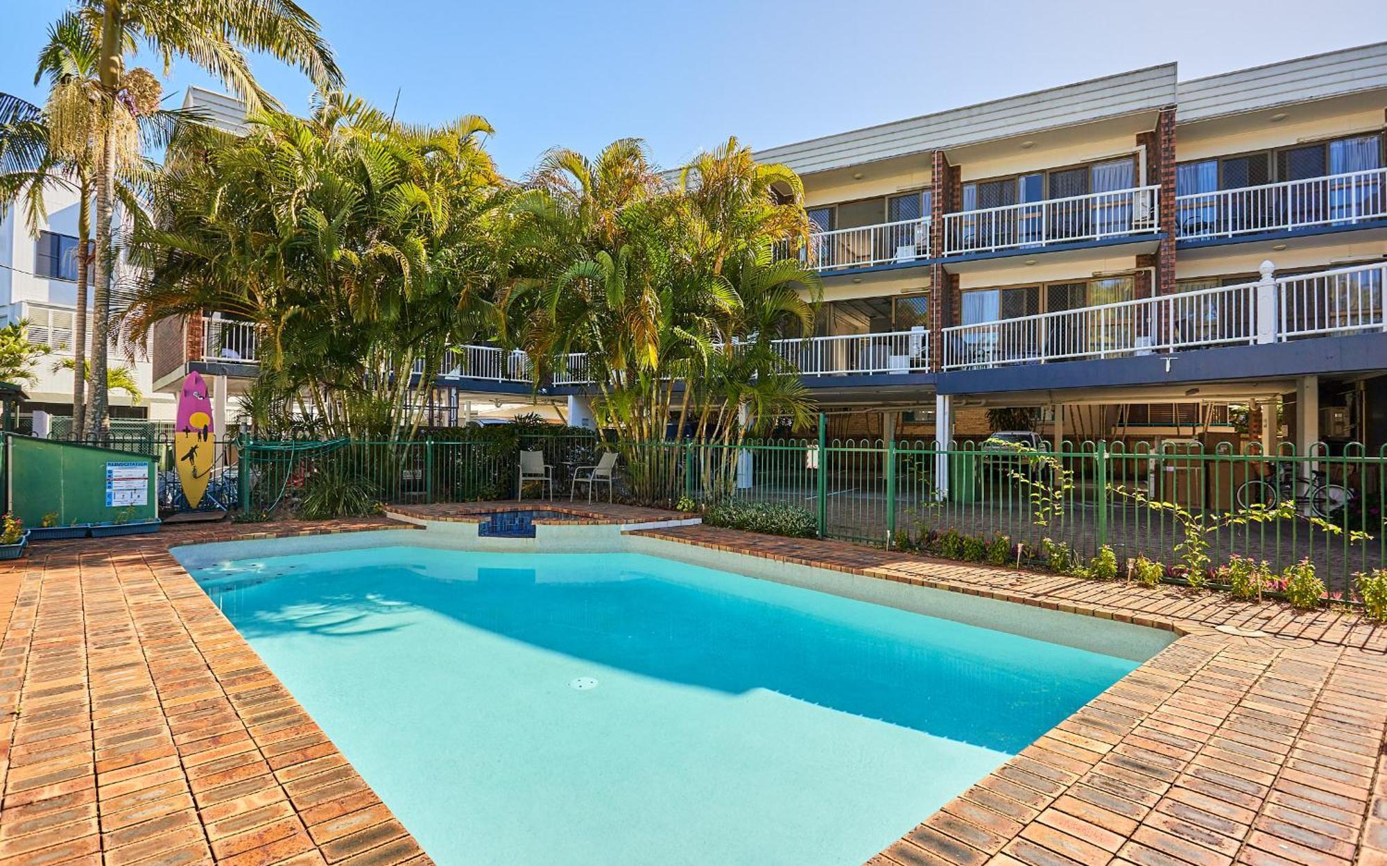 Red Star Palm Beach Gold Coast Exterior photo