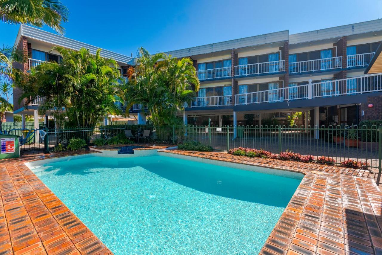 Red Star Palm Beach Gold Coast Exterior photo